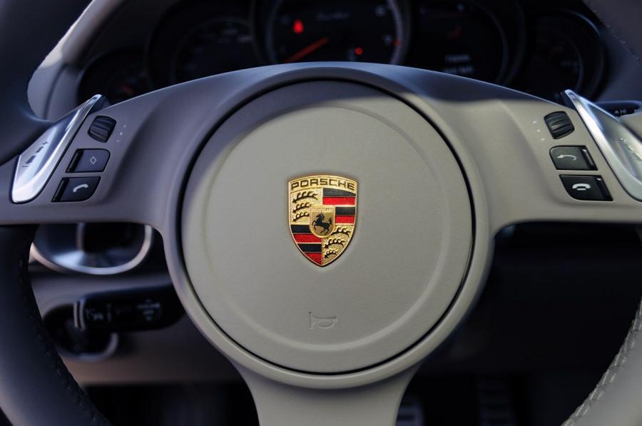 Porsche Cayenne 2011 года  (фото 50 из 107)